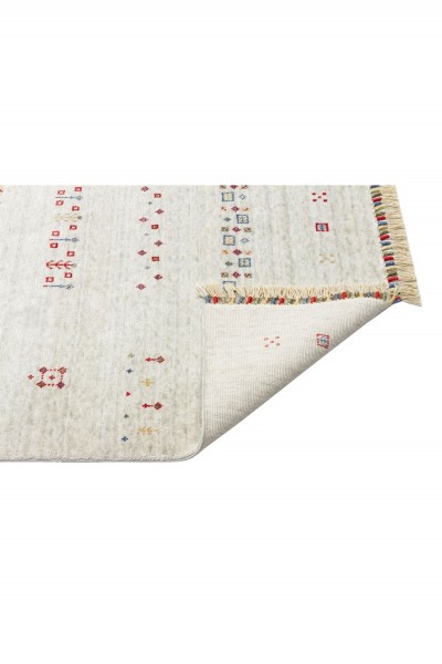 ZARA ZR 06 BEIGE Otantik Desenli Özel Hav Vermeyen ve Kolay Temizlenebilir Tensel Kullanılarak El Emeği ile Özel Tezgahlarda Üretilen Modern Uşak Halısı