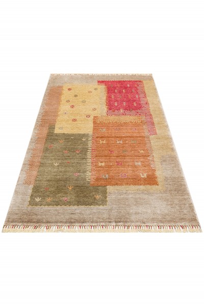 ZARA ZR 07 BEIGE AUTUMN Otantik Desenli Özel Hav Vermeyen ve Kolay Temizlenebilir Tensel Kullanılarak El Emeği ile Özel Tezgahlarda Üretilen Modern Uşak Halısı