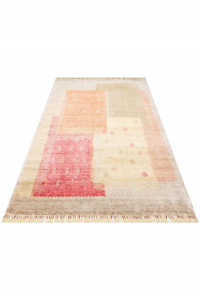 ZARA ZR 07 BEIGE AUTUMN Otantik Desenli Özel Hav Vermeyen ve Kolay Temizlenebilir Tensel Kullanılarak El Emeği ile Özel Tezgahlarda Üretilen Modern Uşak Halısı